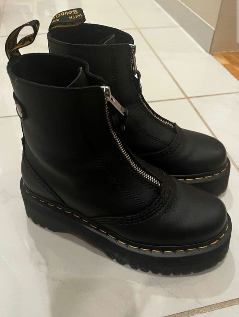 Dr. Martens ブラック 厚底ブーツ　箱無し