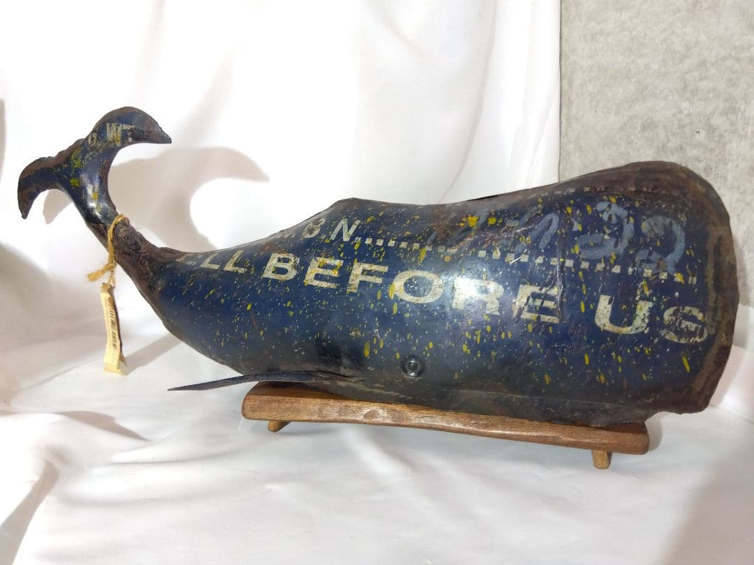 Art　クジラ　ブリキオブジェ　木製台付き　インド製