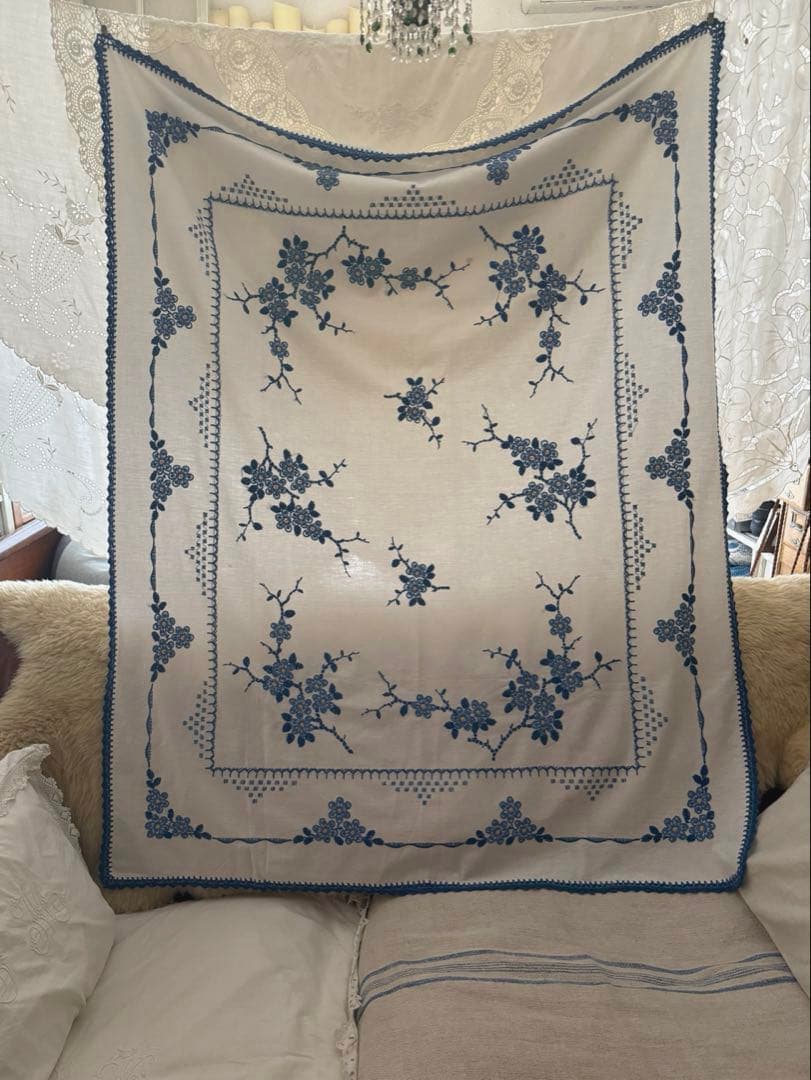 お客ஐ⋆*フランスアンティーク・ブルーの花柄刺繍とレースの大判クロス
