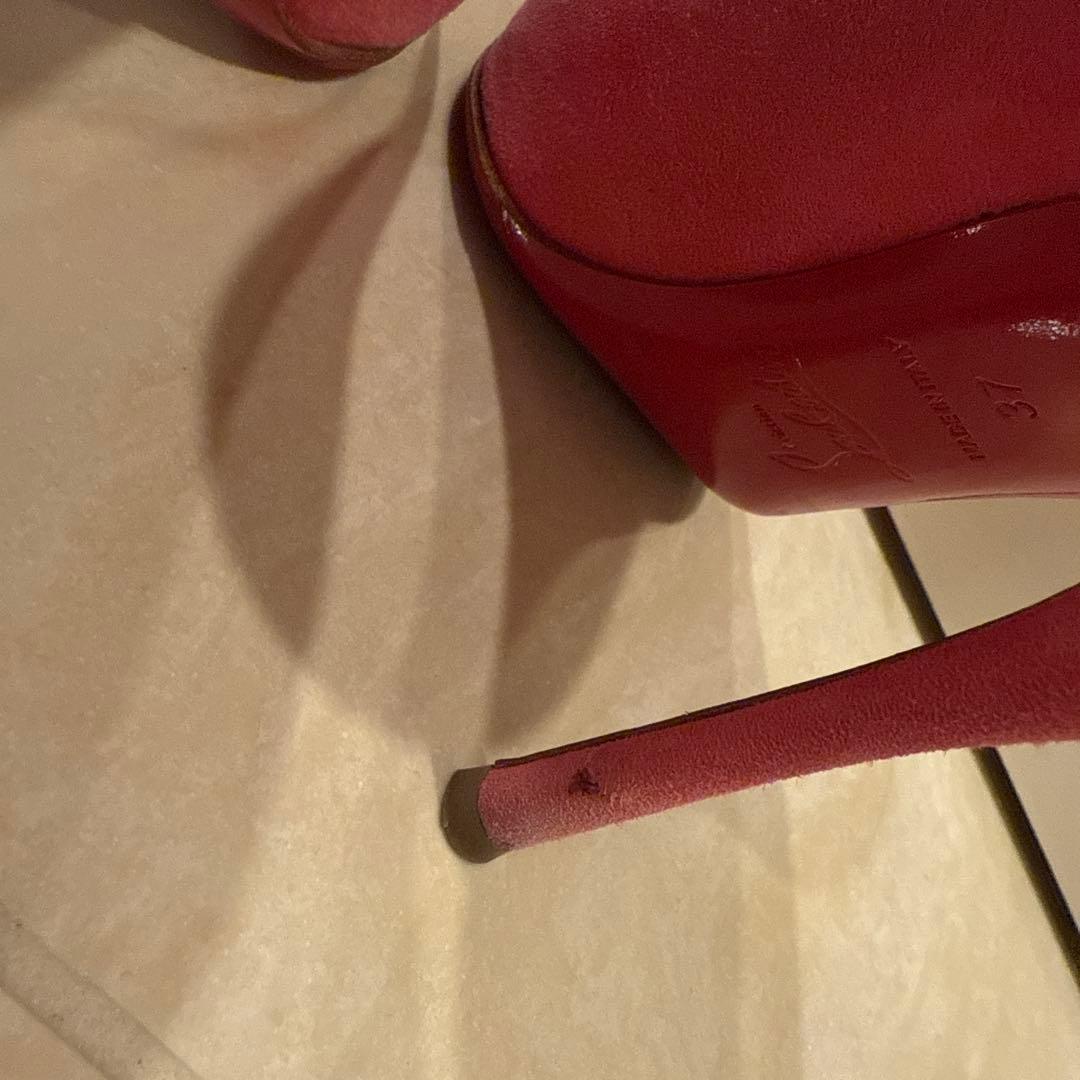 ルブタン　ピンク スエード ポインテッドトゥ ハイヒール