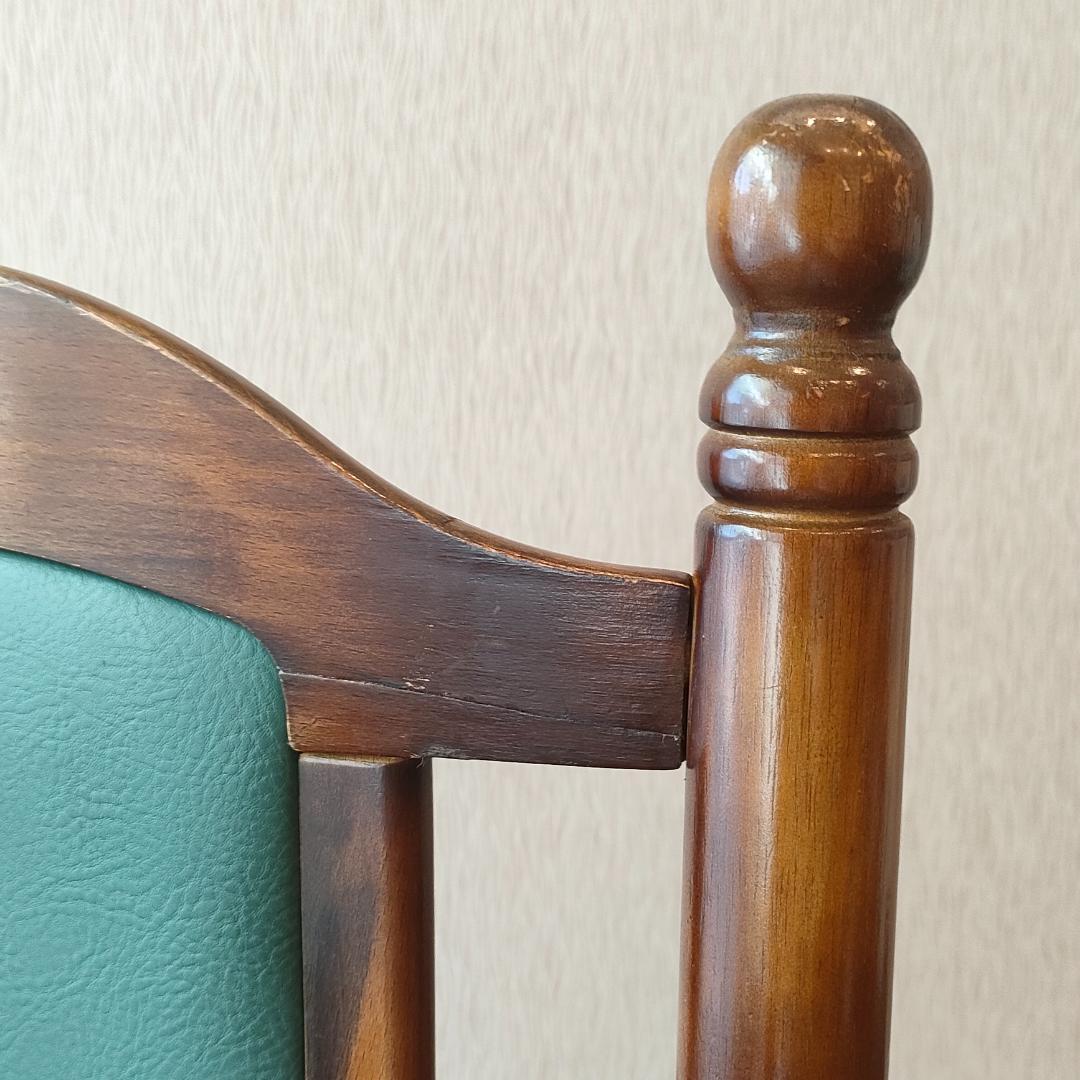 ＜希少＞　オールドカリモク　レザーチェア　鋲打ち