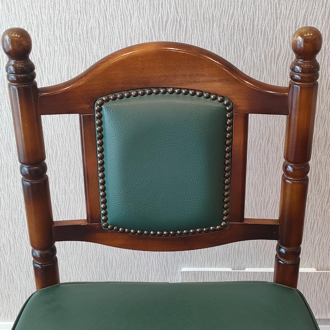 ＜希少＞　オールドカリモク　レザーチェア　鋲打ち