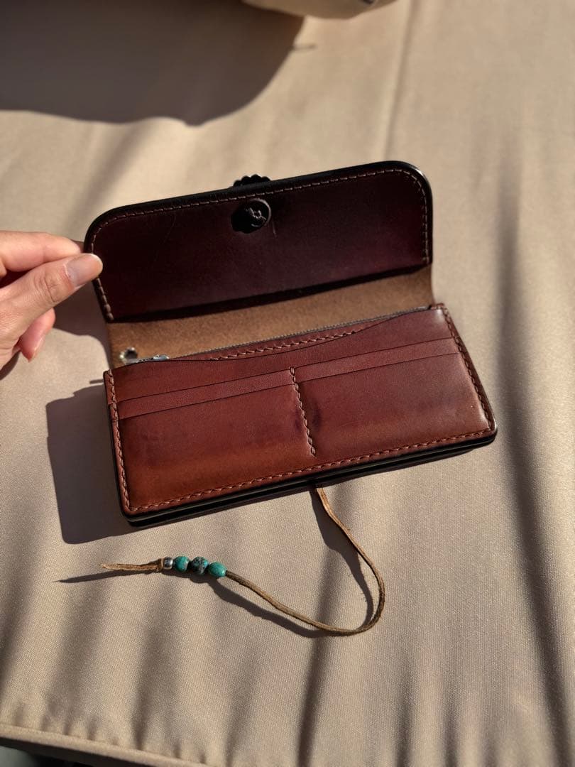 TADY & KING フラワーコンチョ付き ロングウォレット