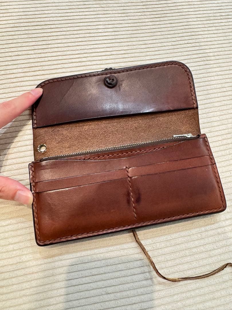 TADY & KING フラワーコンチョ付き ロングウォレット