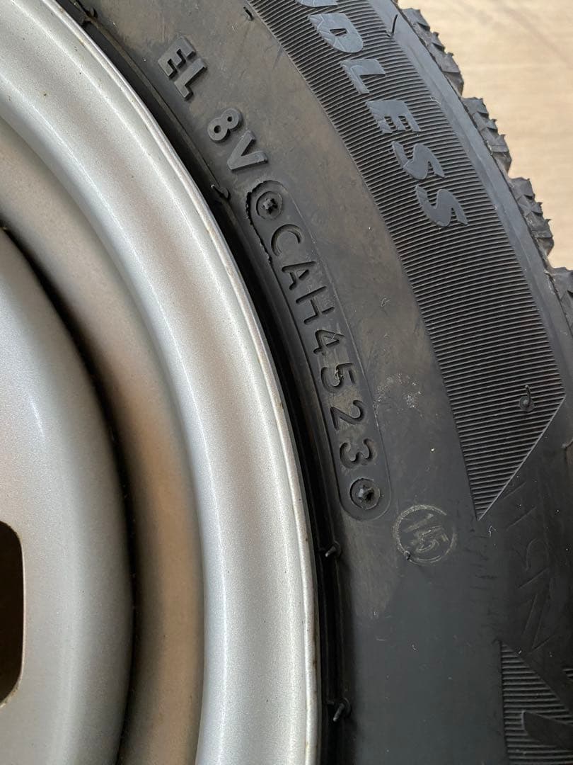 土日限定価格　軽自動車全般　送料込み　バリ溝　スタッドレス　155 65 14