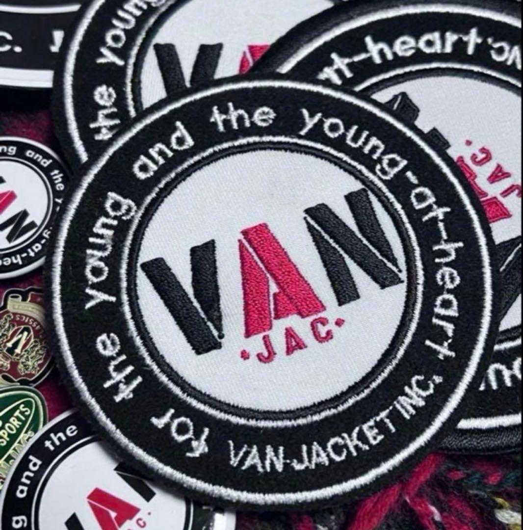 PEPEさん専用VAN刺繍ワッペン13cm 楕円Ｊワッペン、Vボタンセット3点