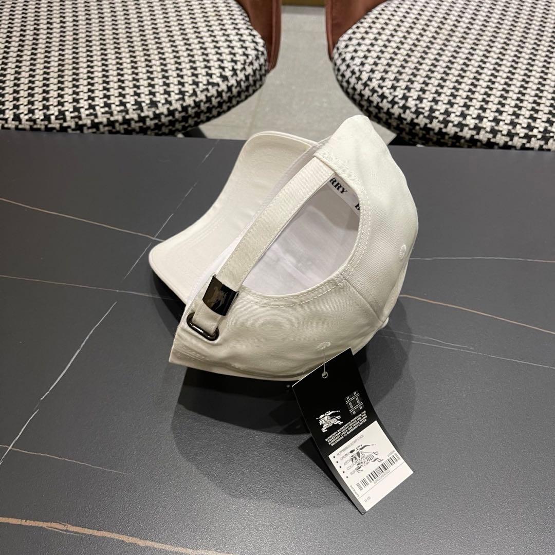 ♡BURBERRY ロゴ ベースボールキャップ♡