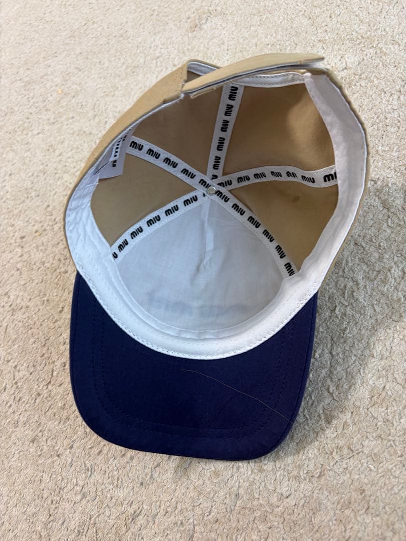 MIU MIU ロゴ刺繍 ベースボールキャップ