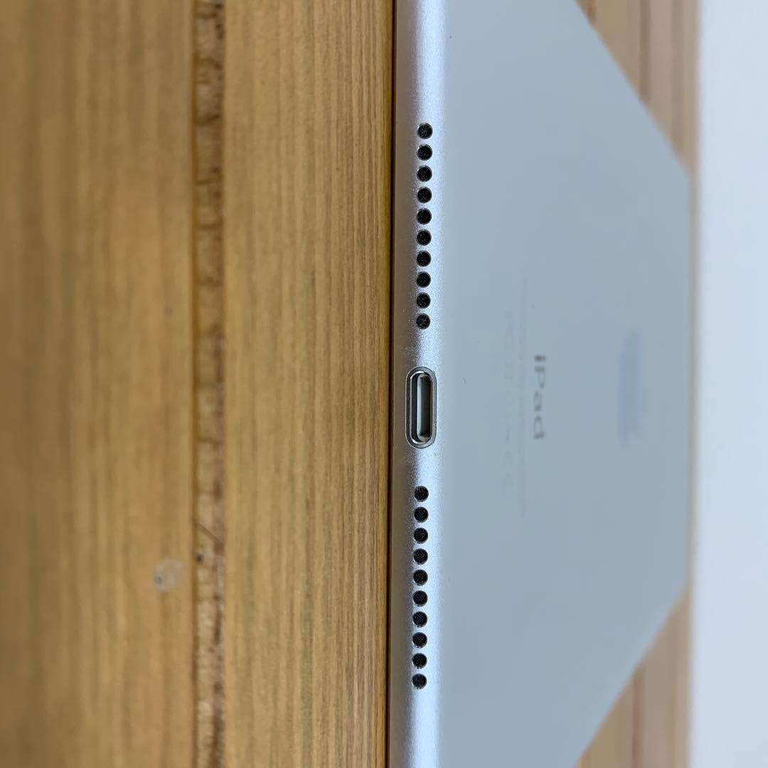 Apple iPadmini4 128GB シルバー 本体 おまけケース付き