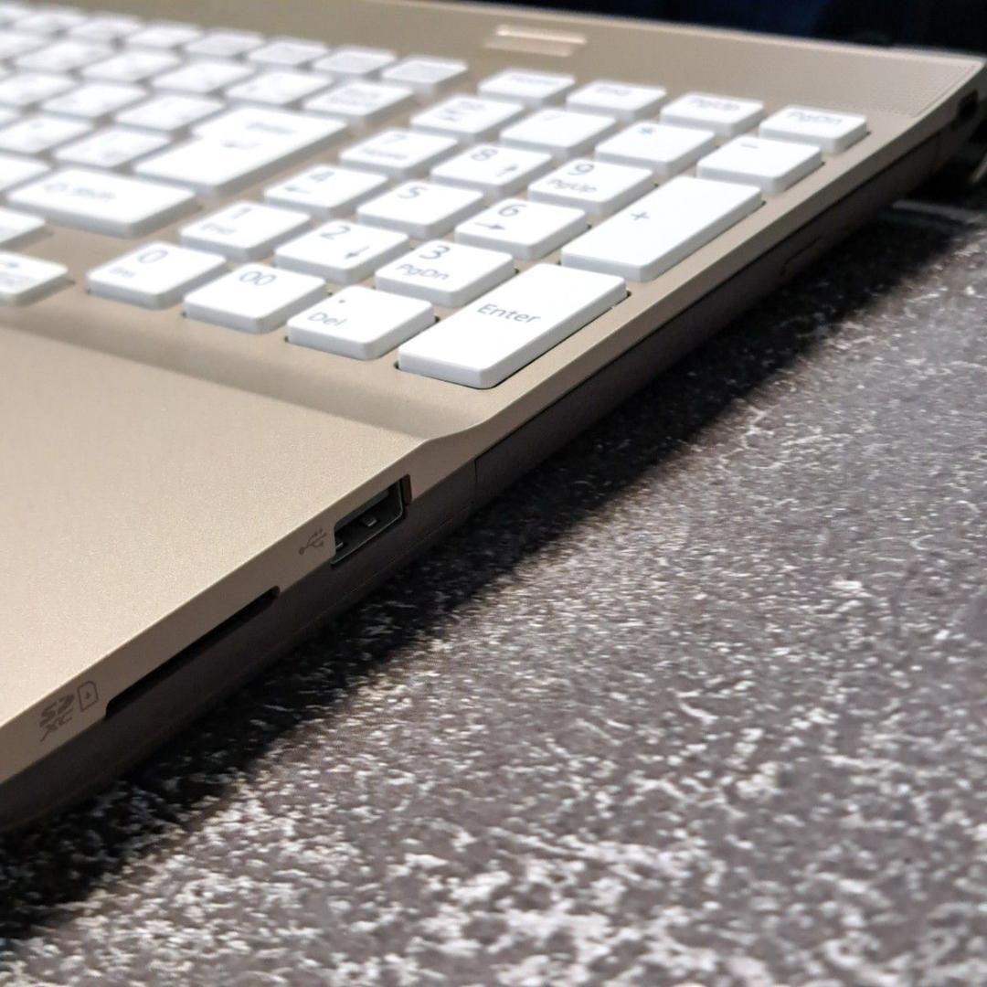 G74 ノートパソコン富士通 第7世代i3/SSD Windows11 FHD