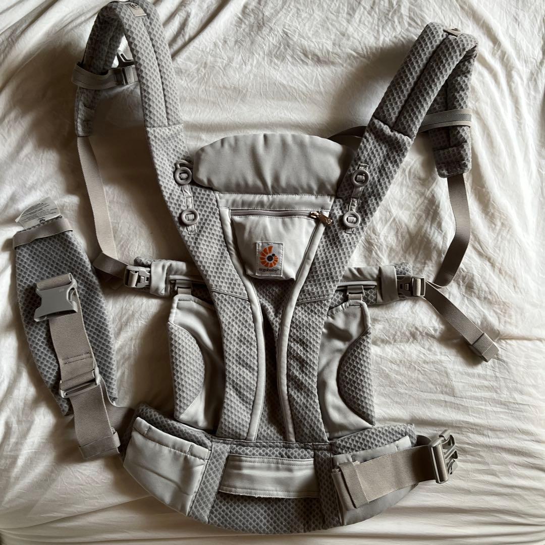 ErgobabyOMNIBreeze抱っこひも グレー 収納ポーチ付き