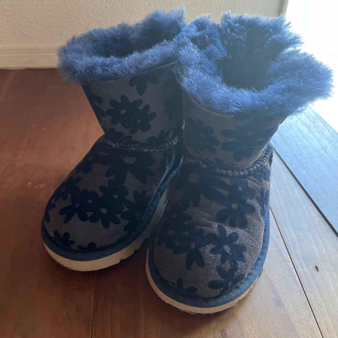 Liyoco 様　UGG ネイビー 花柄 ブーツ 16cm