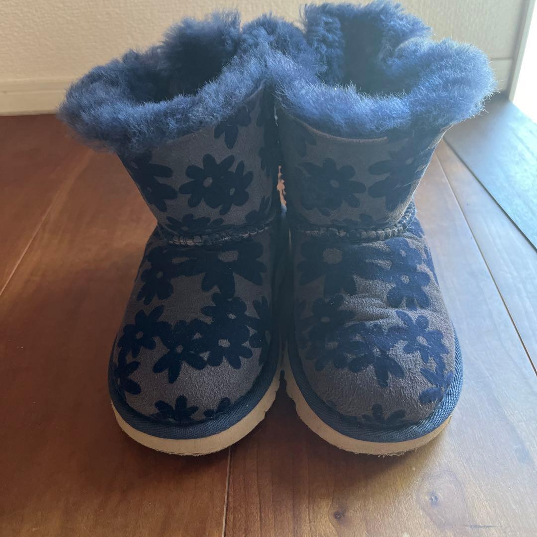 Liyoco 様　UGG ネイビー 花柄 ブーツ 16cm