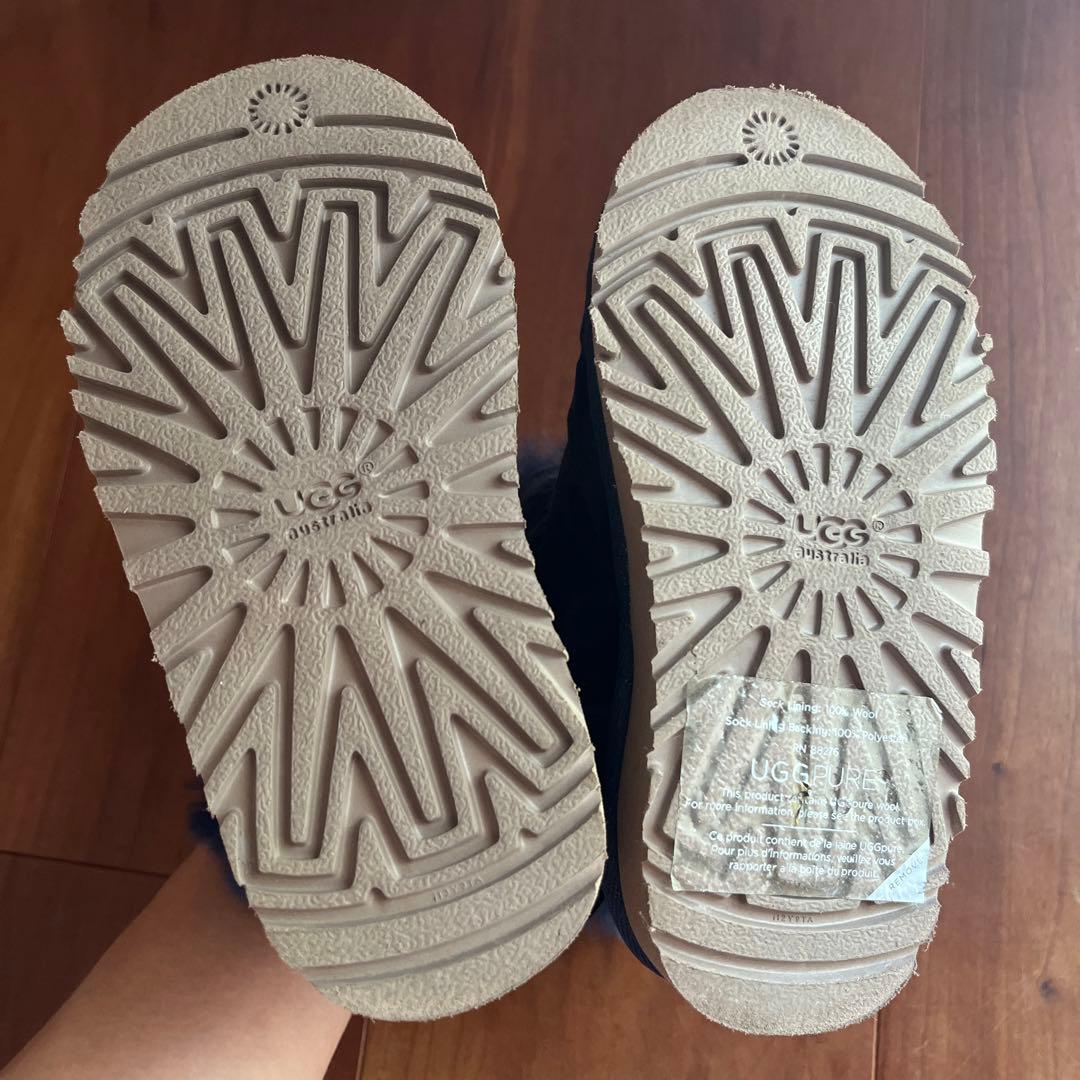 Liyoco 様　UGG ネイビー 花柄 ブーツ 16cm