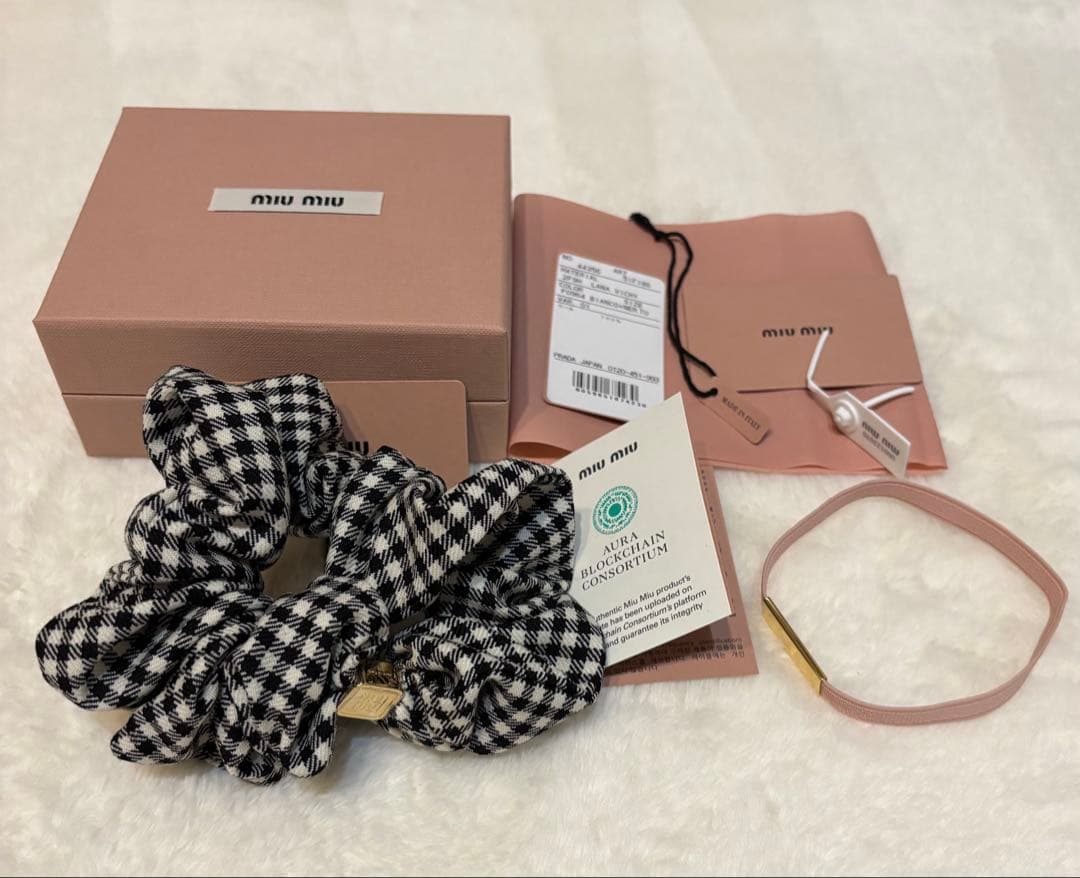 ミュウ ミュウ Miu Miu ギンガムチェック シュシュ　髪留め ヘアゴム