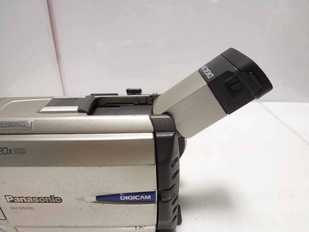 希少　動作品　Mini DV　パナソニックビデオカメラ　NV-DS200　大人気