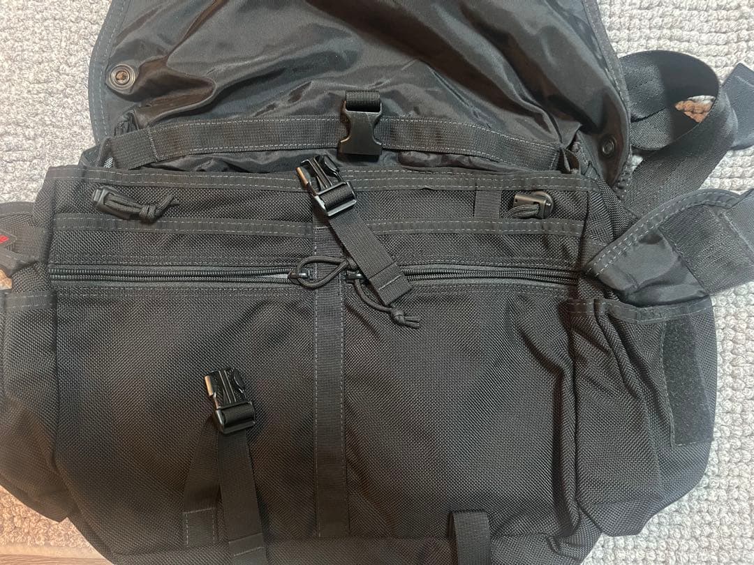 美品BRIEFING メッセンジャーバッグ LANCE2 ブラック