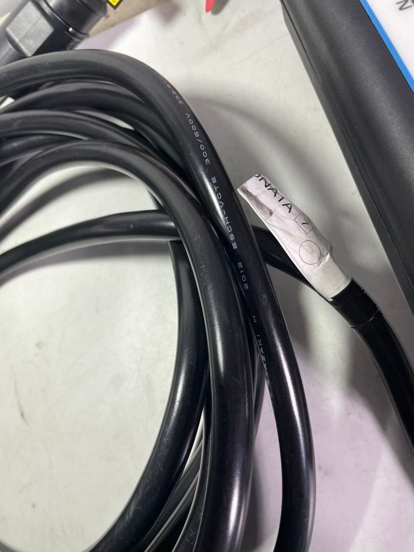 日産　リーフ　充電ケーブル 3NA1A