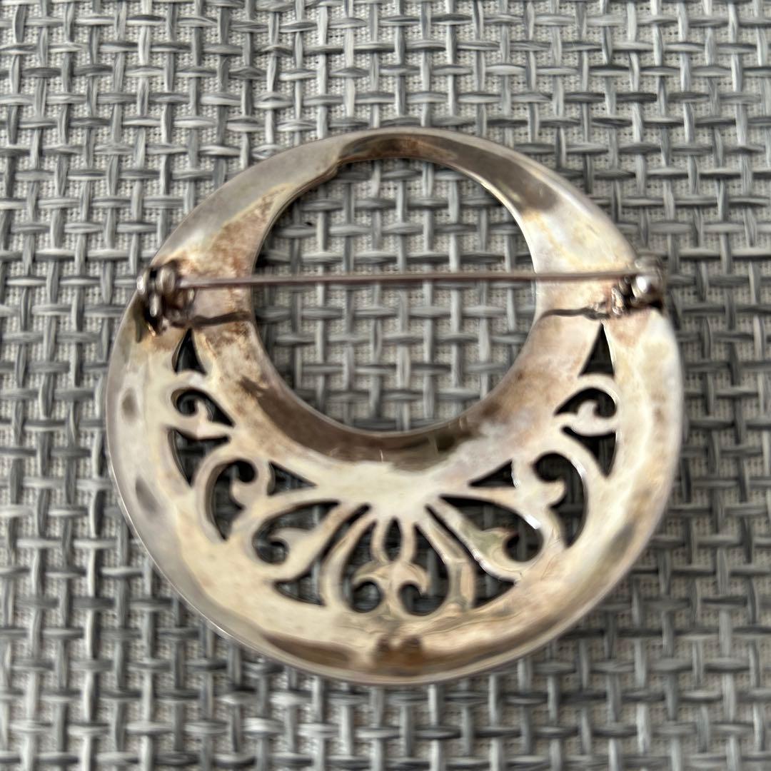 マルカジトブローチ