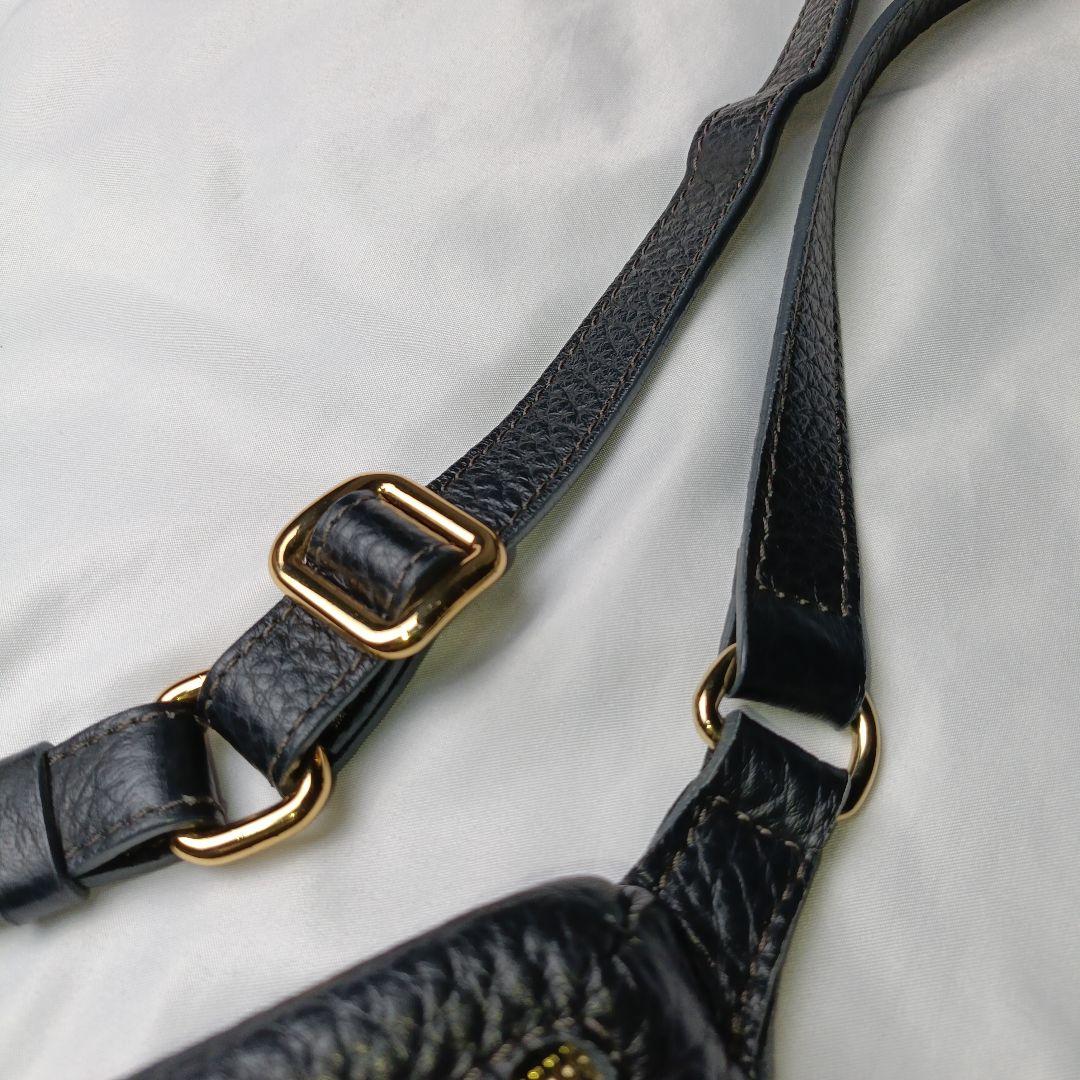 美品■IACUCCI オールレザー ショルダーバッグ　ブラック ウエストポーチ