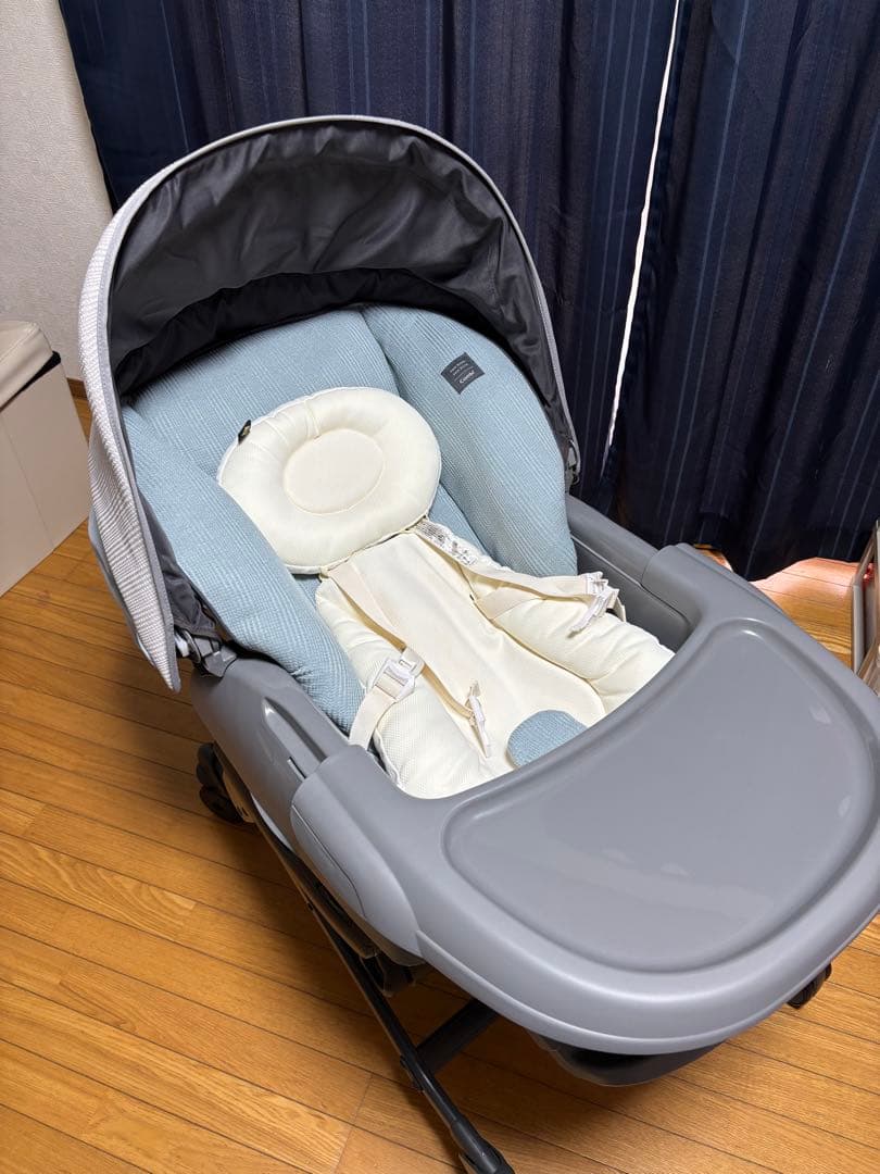 Combi ネムリラ BEDi ベビーチェア 手動