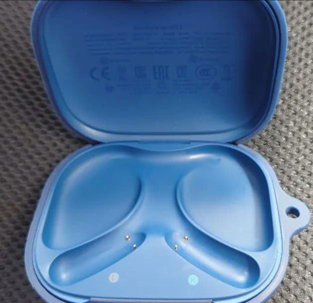 Anker Soundcore AeroFit 2 中古　シリコンカバー付き