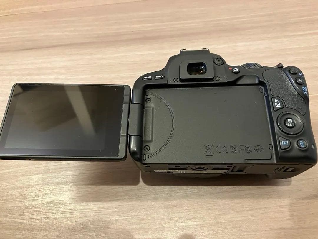 Canon EOS Kiss X9 デジタル一眼レフカメラ ダブルレンズキット