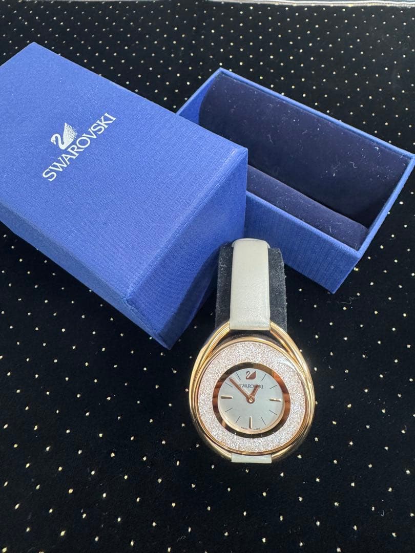 SWAROVSKI アナログ腕時計　新品電池交換済✨