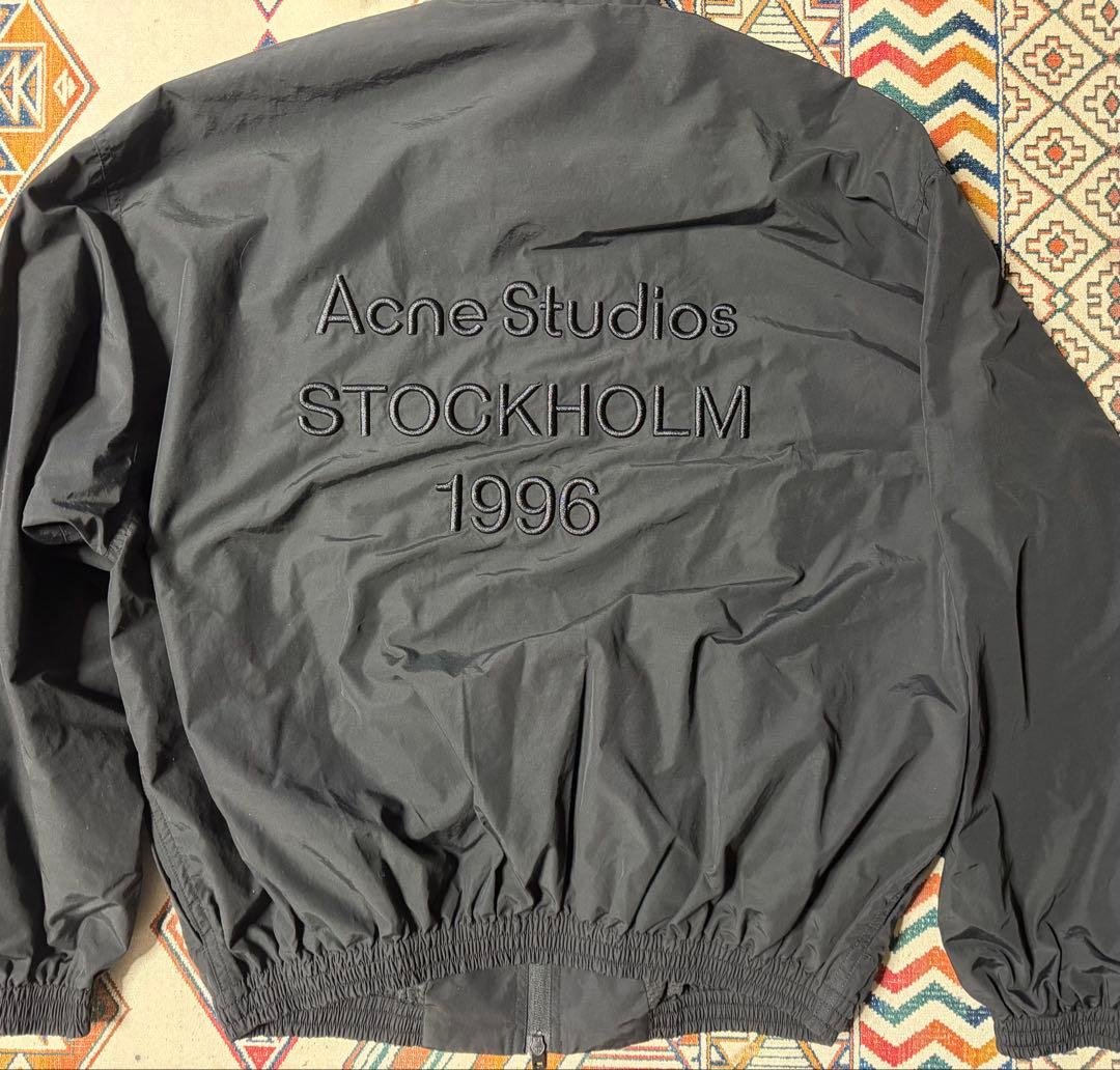希少新品　Acne Studios ブラック ナイロンジャケット 42