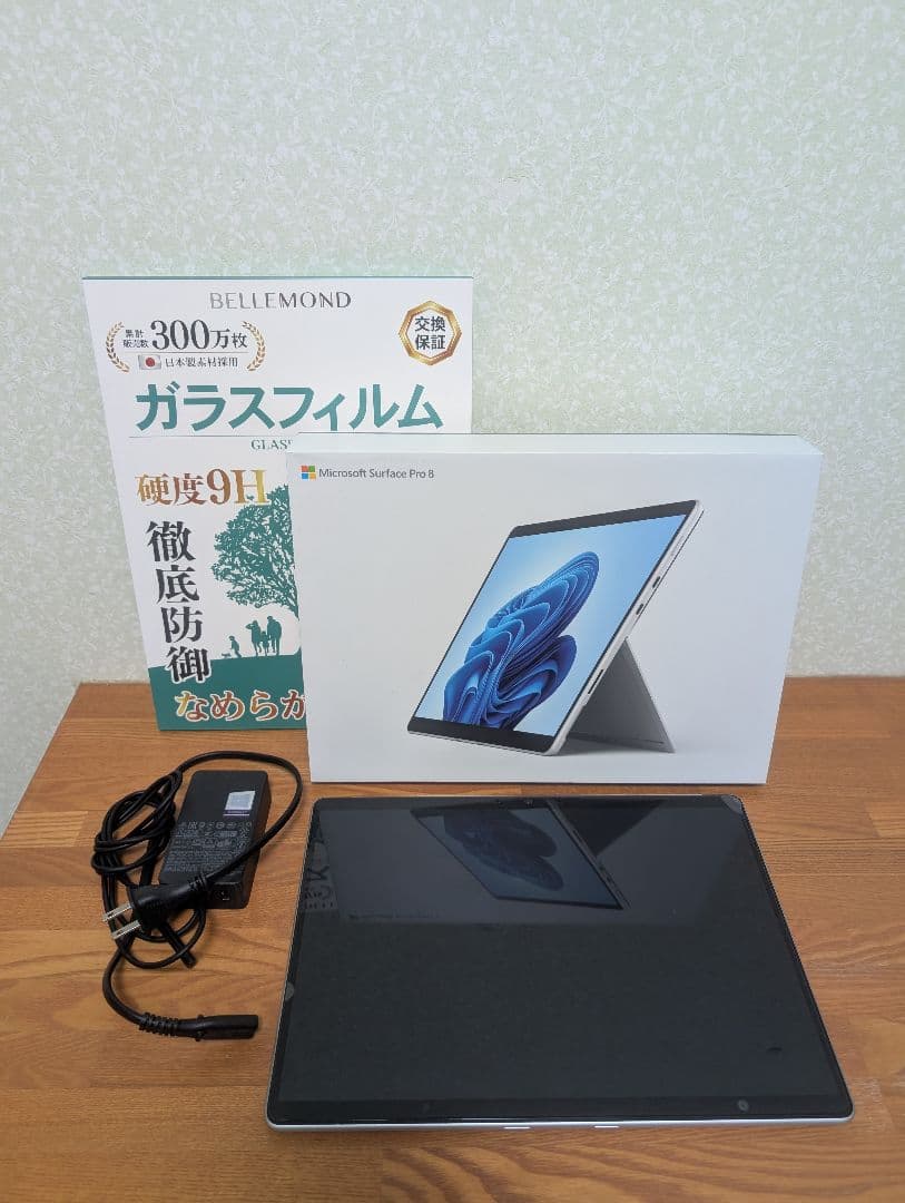マイクロソフトSurface Pro 8　カバー、新品フィルム付き