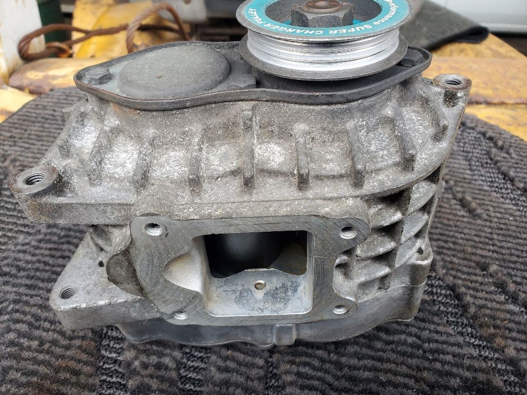 希少　RN2 BLITZプーリー付き スーパーチャージャー本体