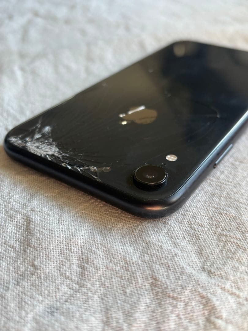 Apple iPhone XR ブラック 亀裂あり　ジャンク品