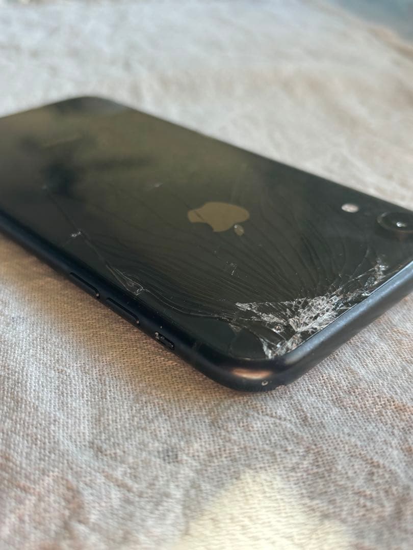 Apple iPhone XR ブラック 亀裂あり　ジャンク品