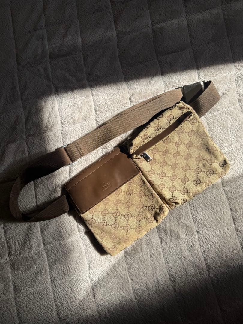 大幅値下げ！希少GUCCI　ボディーバッグ　ウェストポーチ　GG柄　キャンパス地