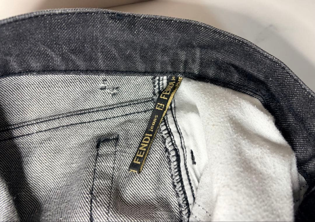 【FENDI】刺繍入り デニムパンツ ジーンズ