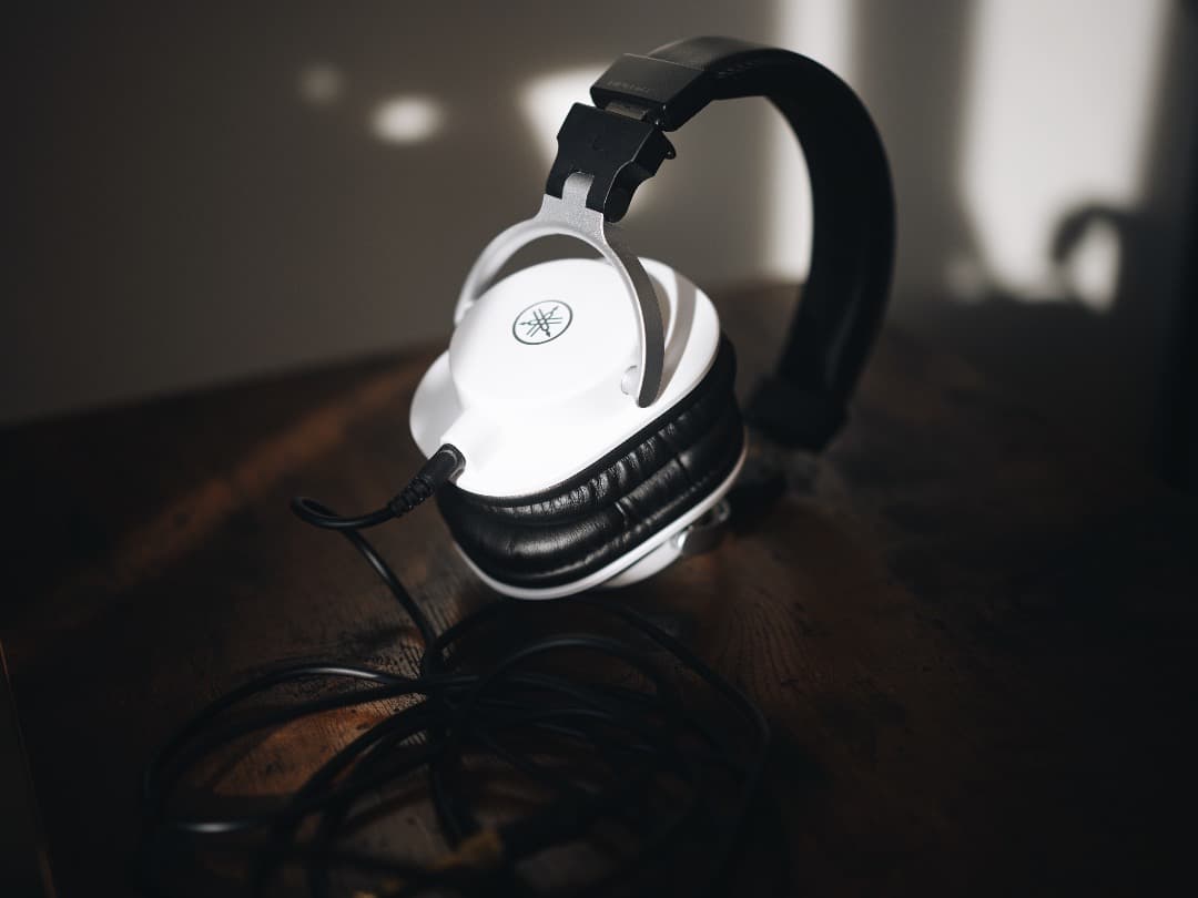 【美品】ヤマハ YAMAHA スタジオモニターヘッドホン HPH-MT5