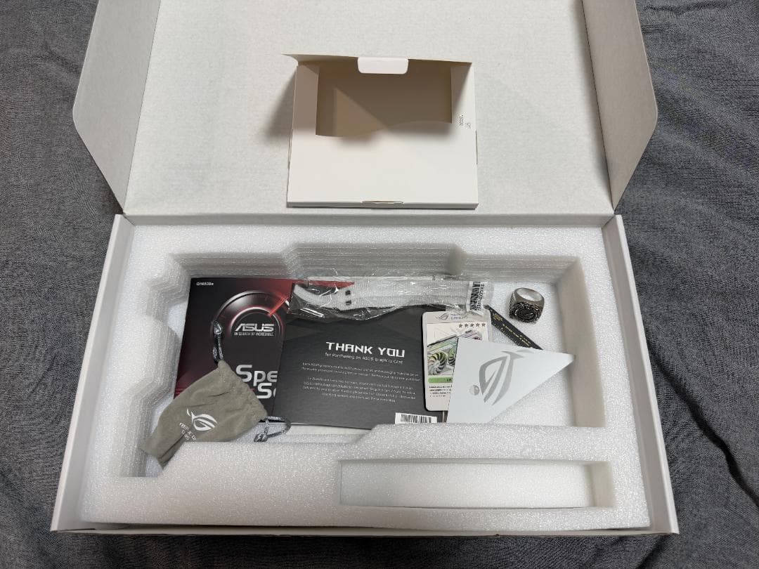 グラフィックボード・グラボ・ビデオカード ROG STRIX RTX3090 O24G WHITE