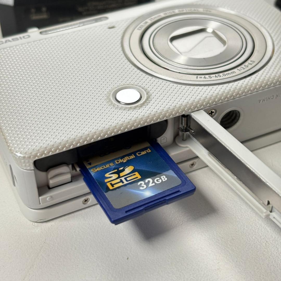 美品 CASIO EXILIM EX-ZR70 Wi-Fi対応/チルト液晶モデル