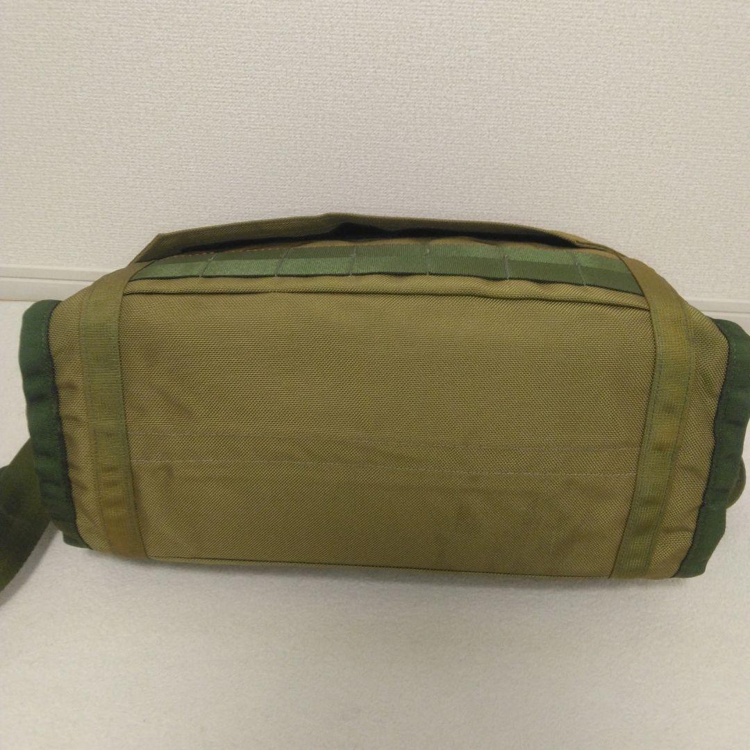 希少品　極美品　BRIEFING　FARVER　メッセンジャーバッグ　カーキ