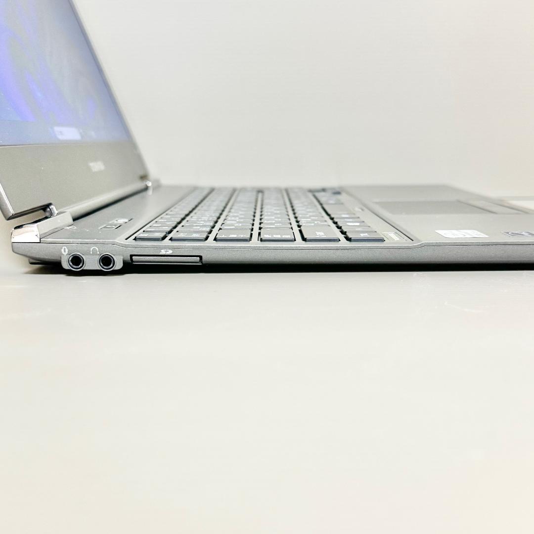 軽量コンパクトでモバイルに最適　東芝Portégé Z930 Windows11