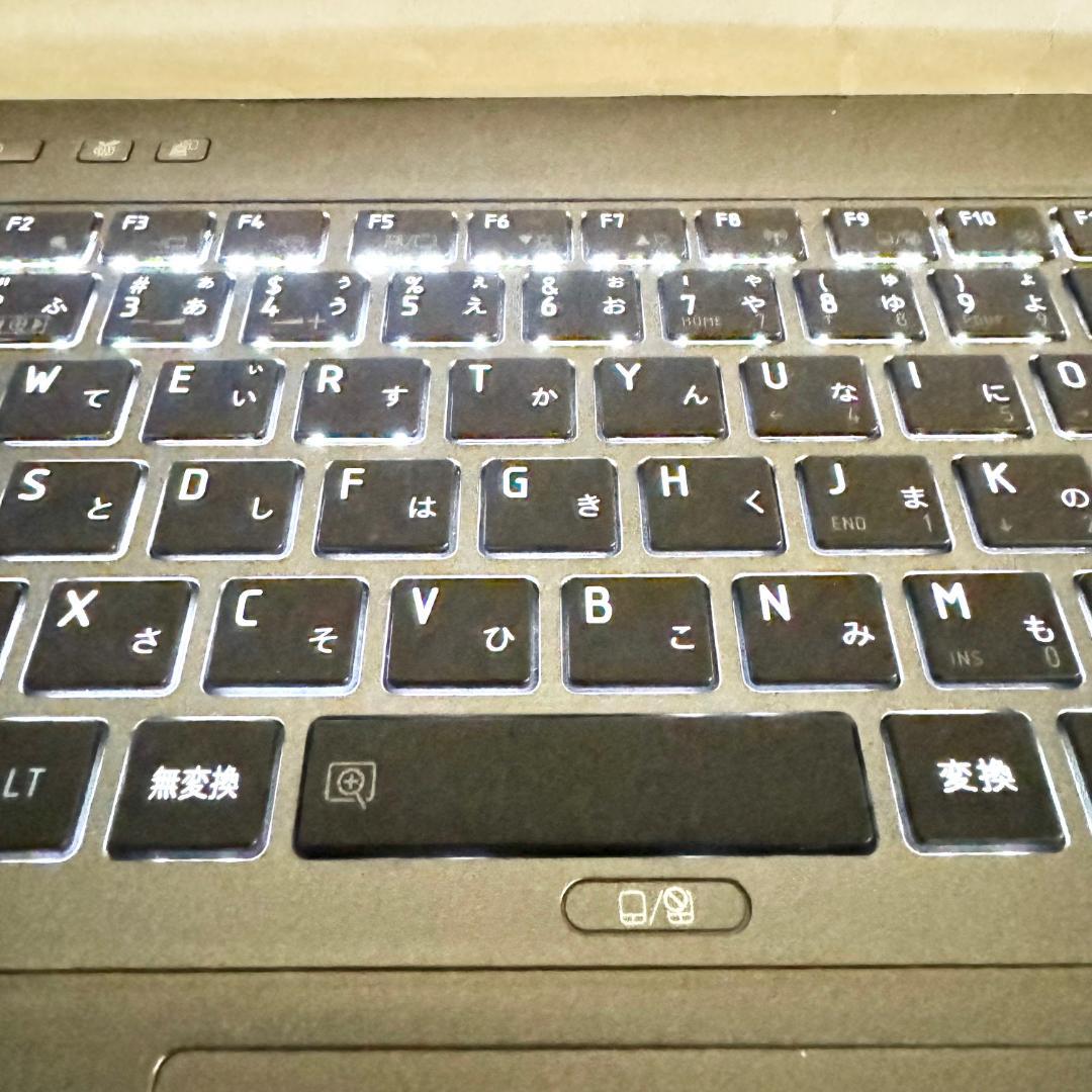 軽量コンパクトでモバイルに最適　東芝Portégé Z930 Windows11