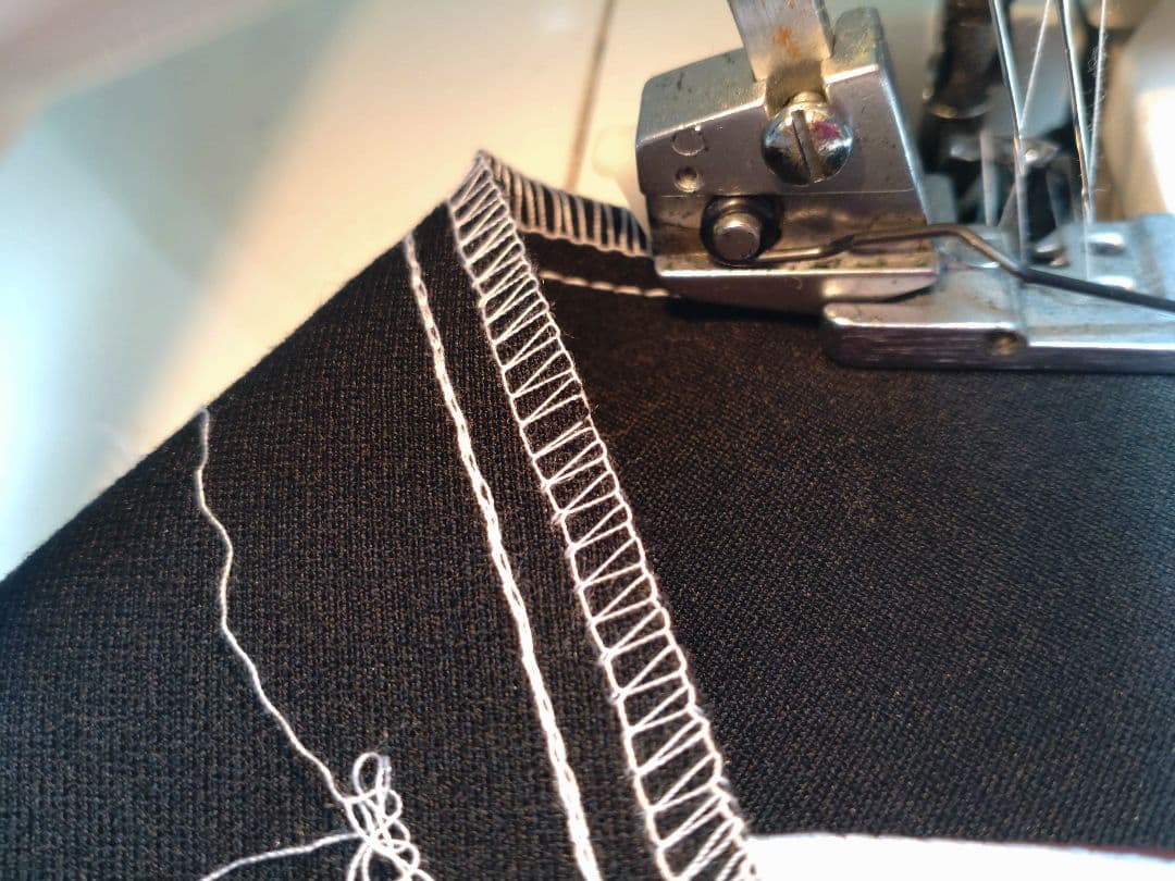 稀少！試縫い済み！　５本オーバーロック　マイロックコンピューター270A