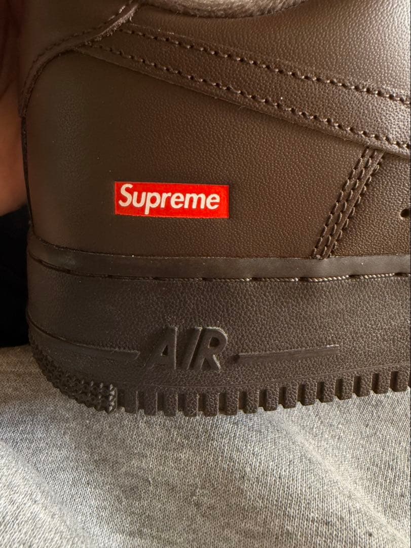 Supreme Nike Air Force 1 ブラウン