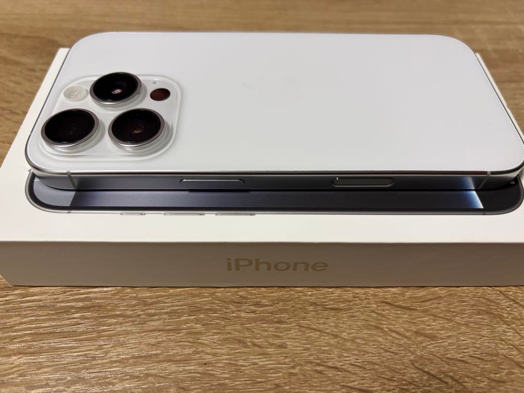 O*r様 【美品】iPhone 16 Pro 128GB CN版