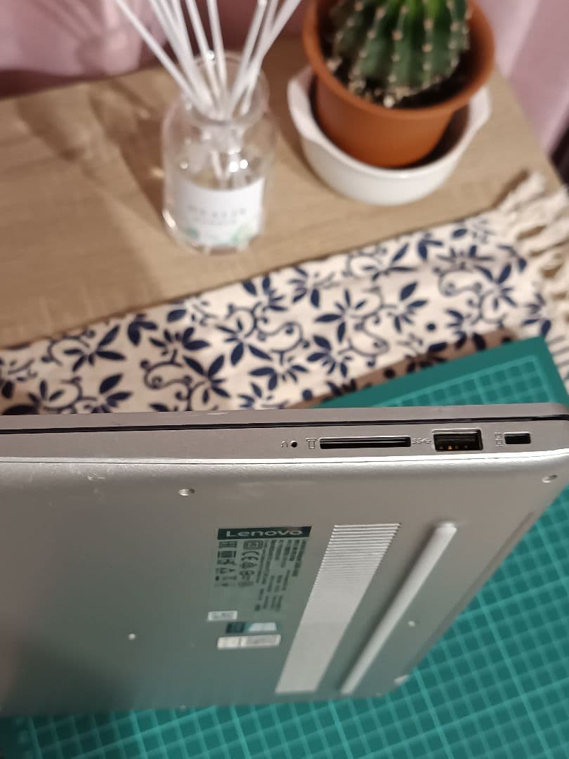 Lenovo IdeaPad 330S メモリ12GB/SSD240GB