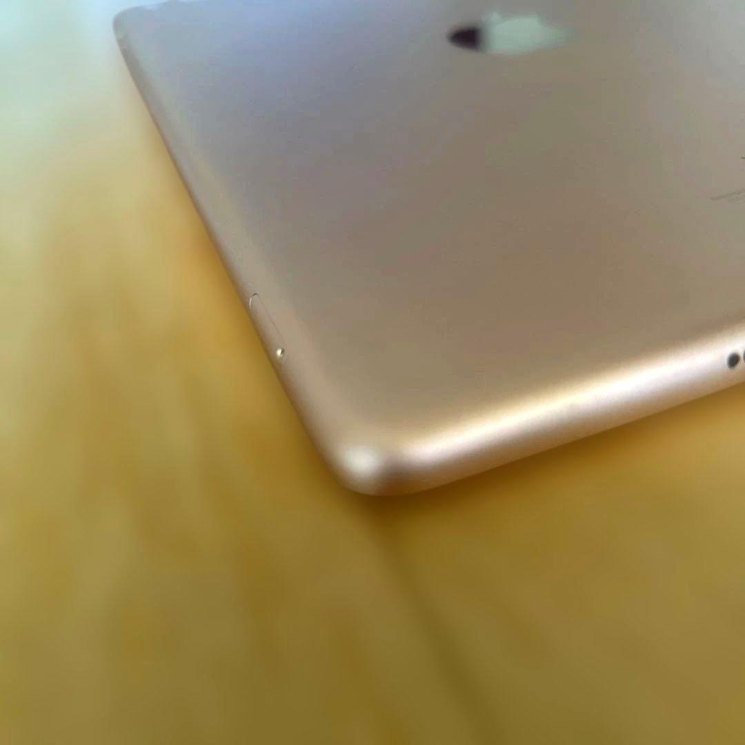 Apple iPad 第6世代 Wi-Fi+Cellular 32GB MRM…