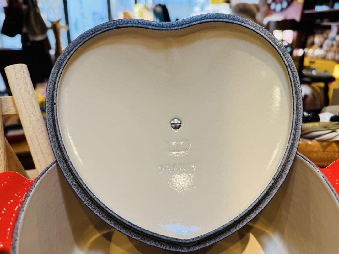 A8002【ルクルーゼ】ココット ダムール 両手鍋 20cm チェリーレッド