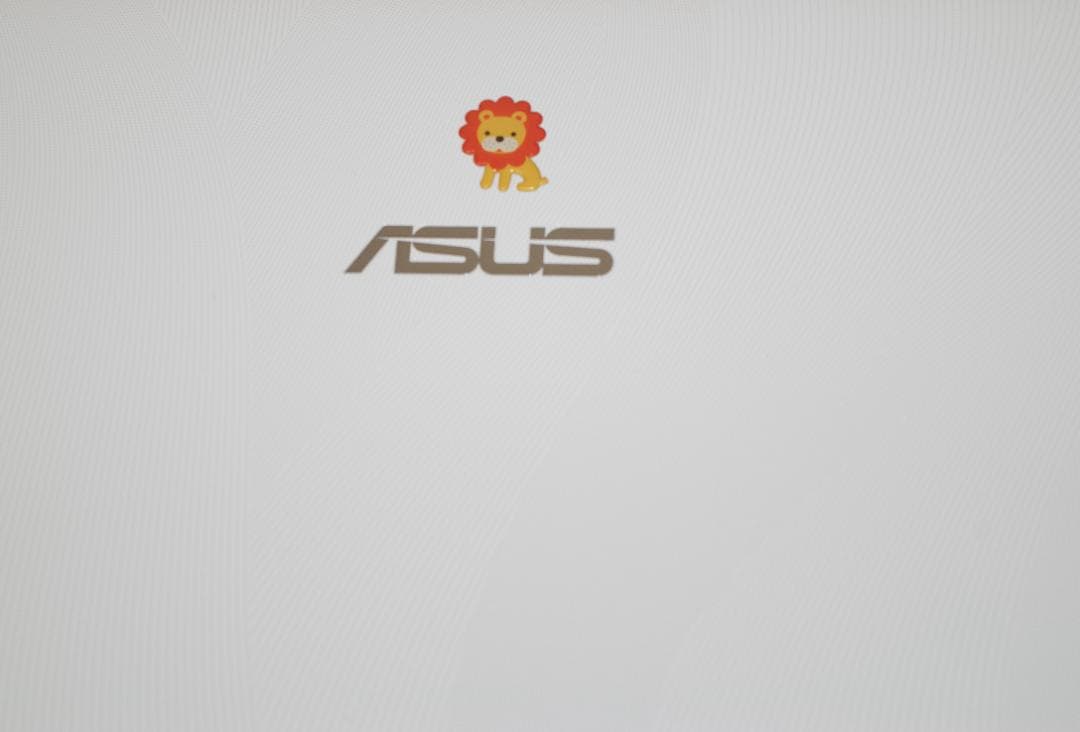★美品　ASUS　Corei5　新品SSD240GB　8GB　Windows11