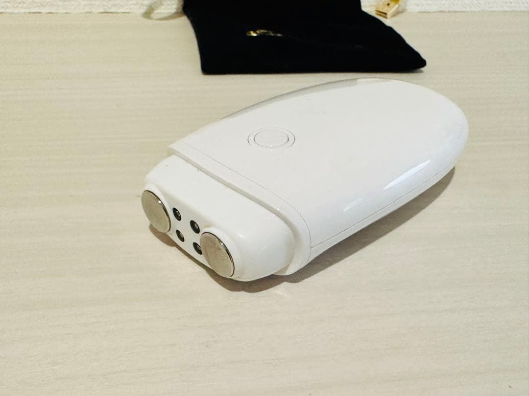 The Beautools 美容器 フェイスポンプ ホワイト ポーチ付き