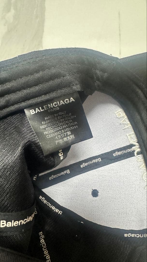 BALENCIAGA ブラックキャップ Mサイズ